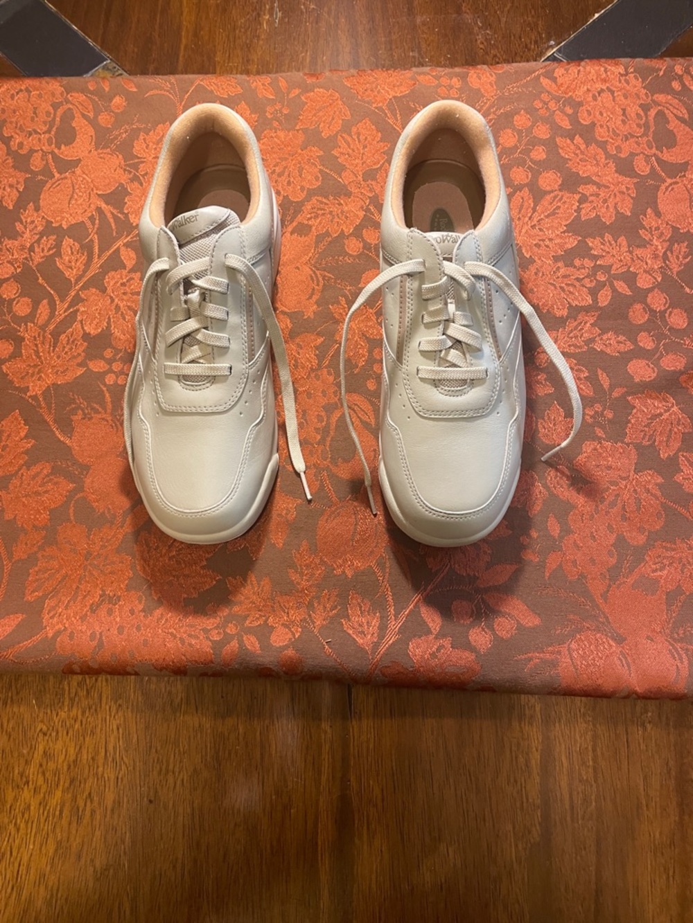 Rock port Men’s Pro walker Sneakers M7102M Size 10.5 NWOT.